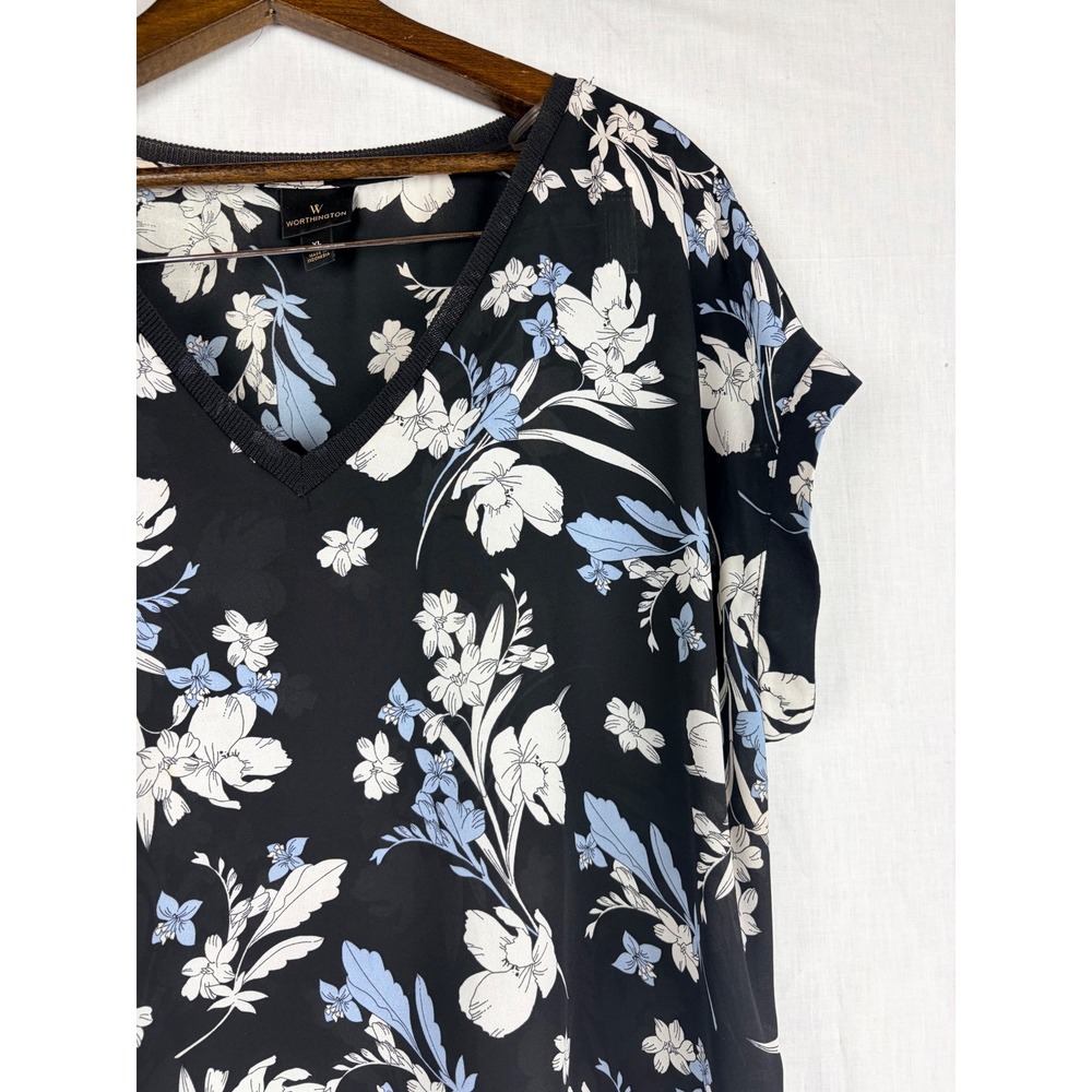 Worthington Black Floral V-Neck Short Sleeve Blouse XL Blue White Flower Print - Picture 4 of 13